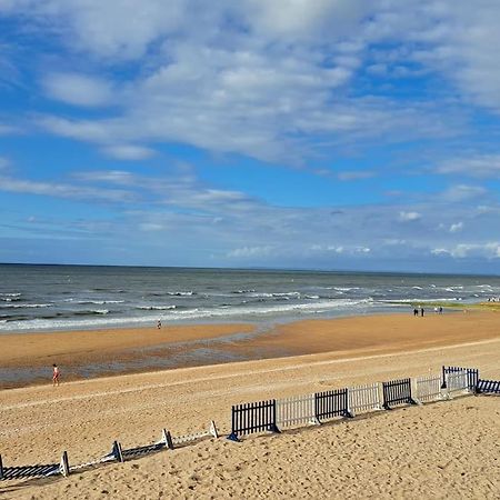 Studio Chic, Hyper Centre, 4 Minutes De La Plage Cabourg Exterior photo